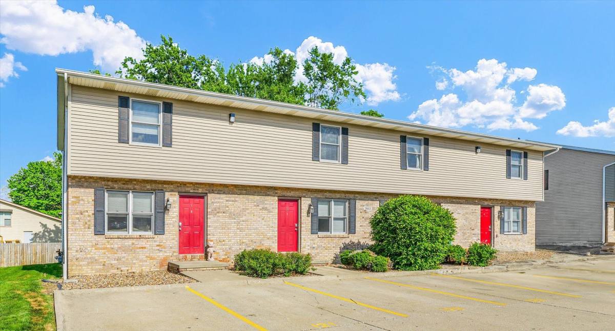 Townhouse for rent at 1403-1505 N Hershey Rd, Bloomington, IL 61704