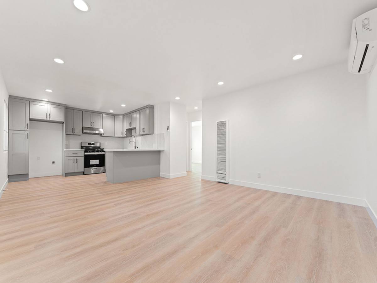 Apartment for rent at 308 S Laurel St, Santa Ana, CA 92704