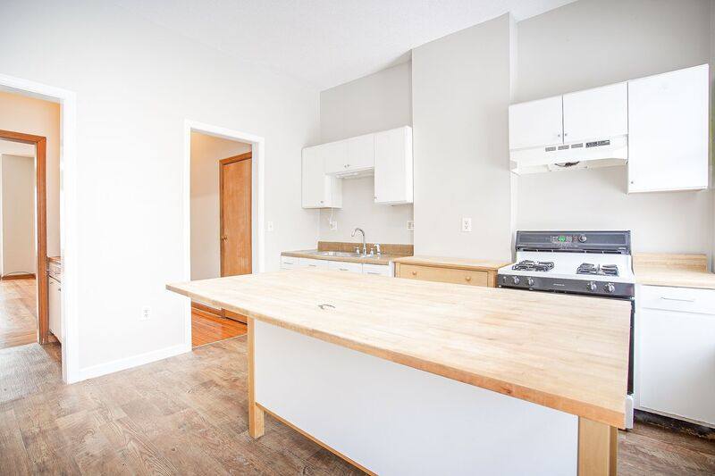 House for rent at 193 Beech St, Holyoke, MA 01040