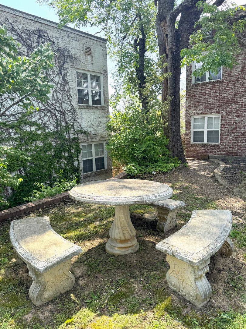 Apartment for rent at 529 N Whitham Ave, Fayetteville, AR 72701