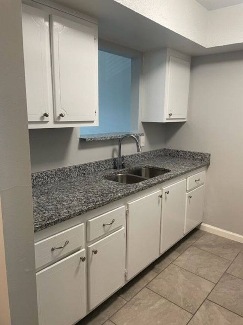 Apartment for rent at 675 Indian Rocks Rd N, Largo, FL 33770