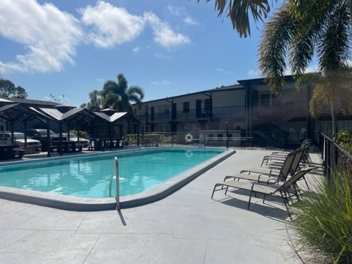 Apartment for rent at 675 Indian Rocks Rd N, Largo, FL 33770