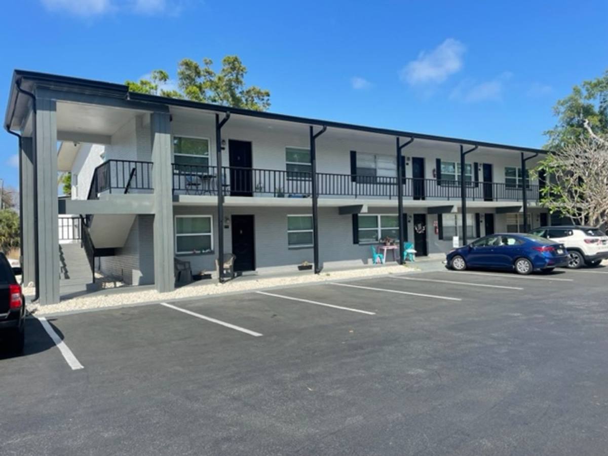 Apartment for rent at 675 Indian Rocks Rd N, Largo, FL 33770