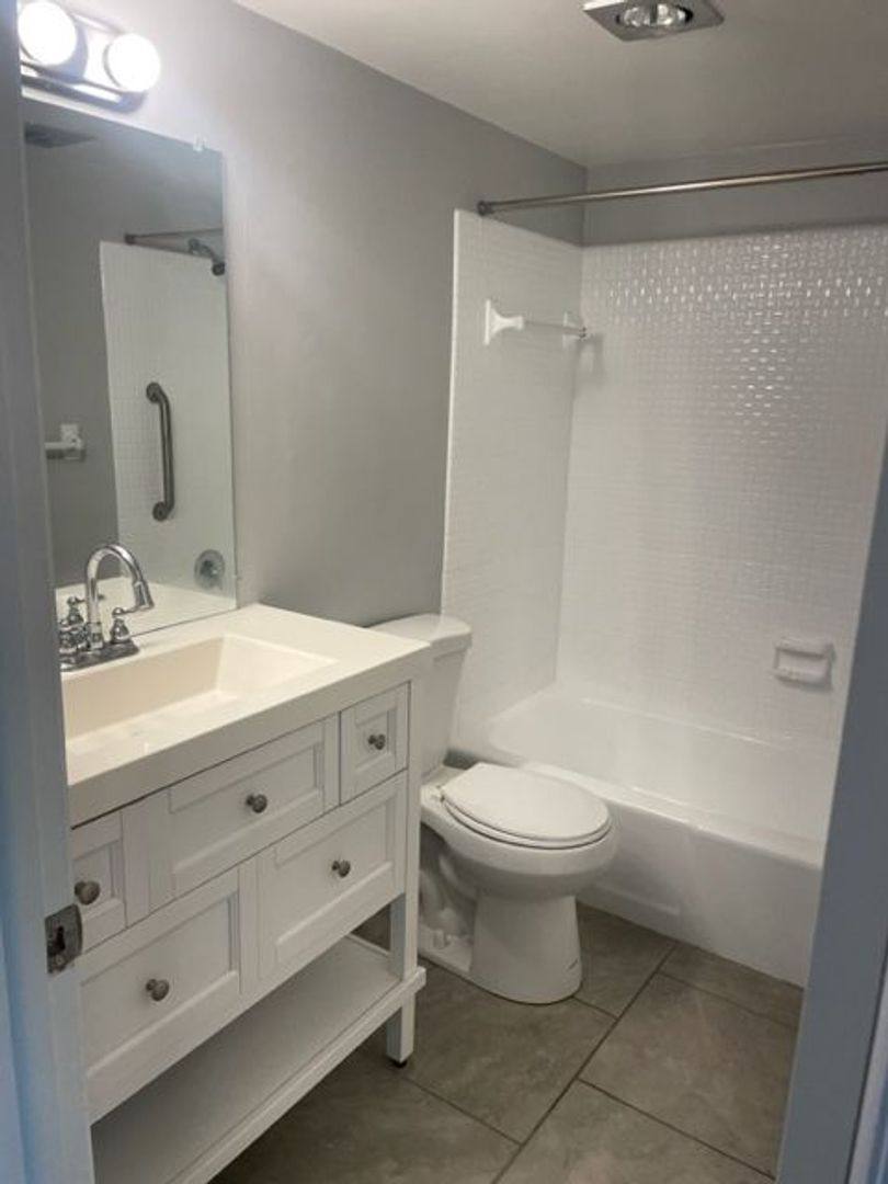 Apartment for rent at 675 Indian Rocks Rd N, Largo, FL 33770