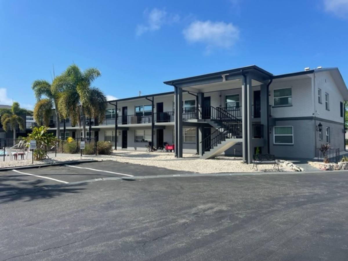 Apartment for rent at 675 Indian Rocks Rd N, Largo, FL 33770