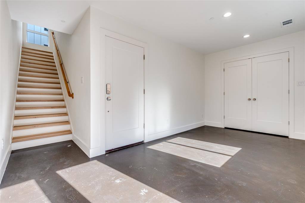 Townhouse for rent at 2206 Arroyo Ave #204, Dallas, TX 75219