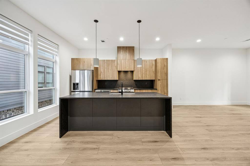 Townhouse for rent at 2206 Arroyo Ave #204, Dallas, TX 75219