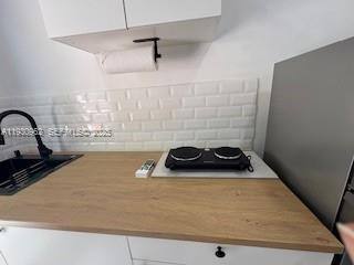 Apartment for rent at 1385 NE 133rd St, Miami, FL 33161