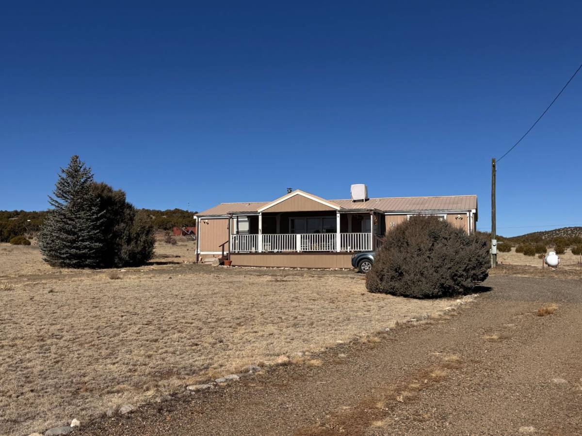 House for rent at 3 Nancy Jane Lp, Moriarty, NM 87035