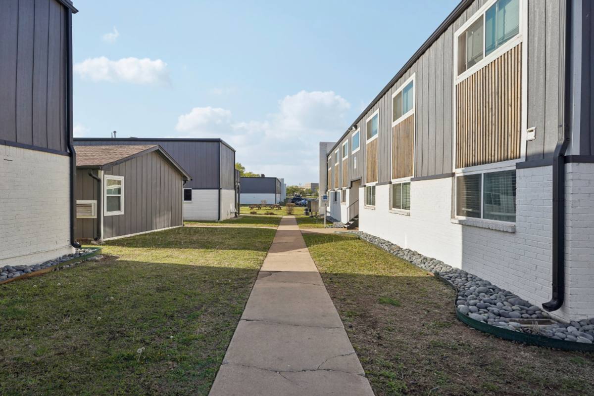 Townhouse for rent at 6000 Will Rogers Rd, Oklahoma City, OK 73110