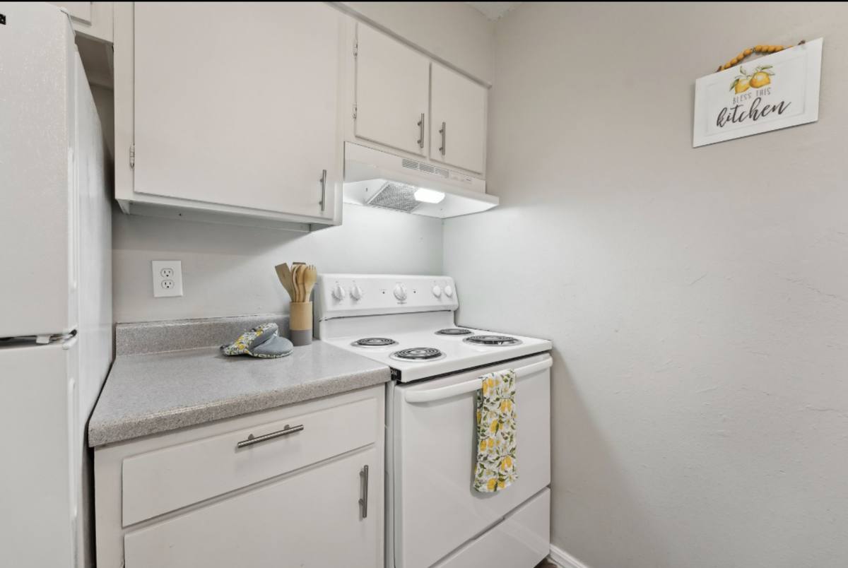 Townhouse for rent at 6000 Will Rogers Rd, Oklahoma City, OK 73110