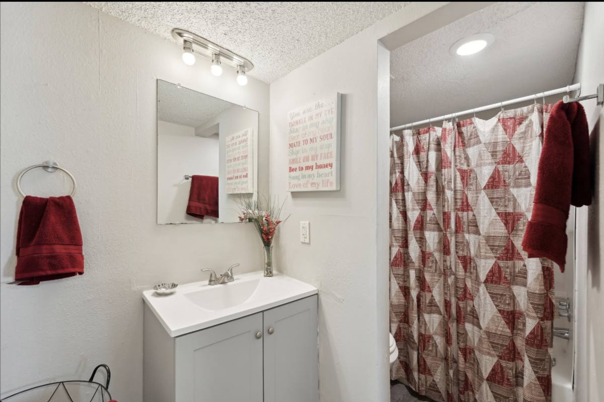 Townhouse for rent at 6000 Will Rogers Rd, Oklahoma City, OK 73110