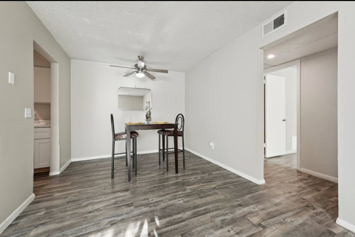 Townhouse for rent at 6000 Will Rogers Rd, Oklahoma City, OK 73110