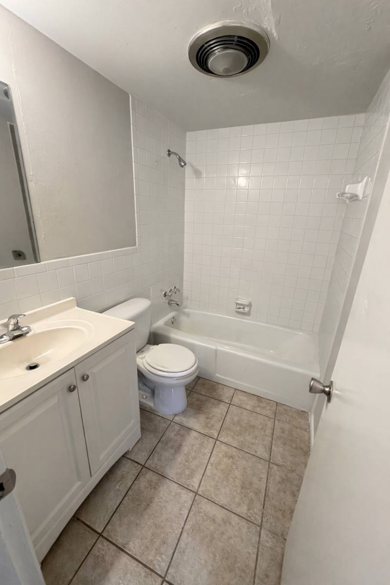 Apartment for rent at 1852 Golf View Ave #27, Fort Myers, FL 33901