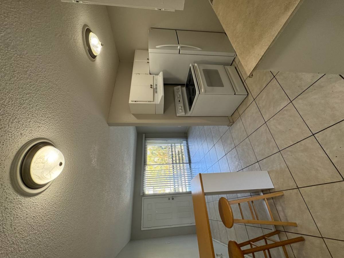 Apartment for rent at 1852 Golf View Ave #27, Fort Myers, FL 33901