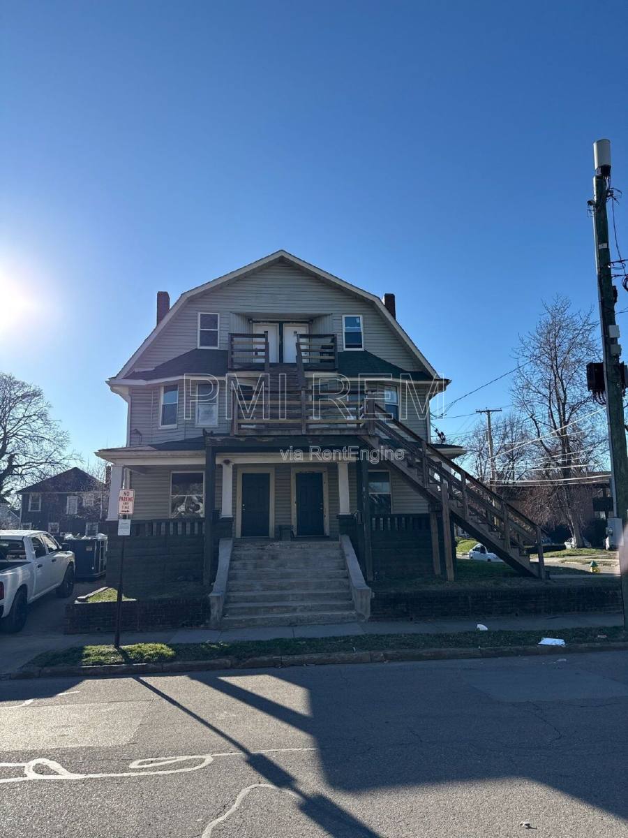 Apartment for rent at 472 Sumner St #3, Akron, OH 44304