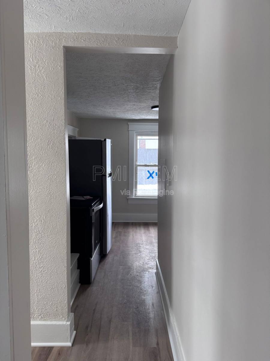 Apartment for rent at 472 Sumner St #3, Akron, OH 44304