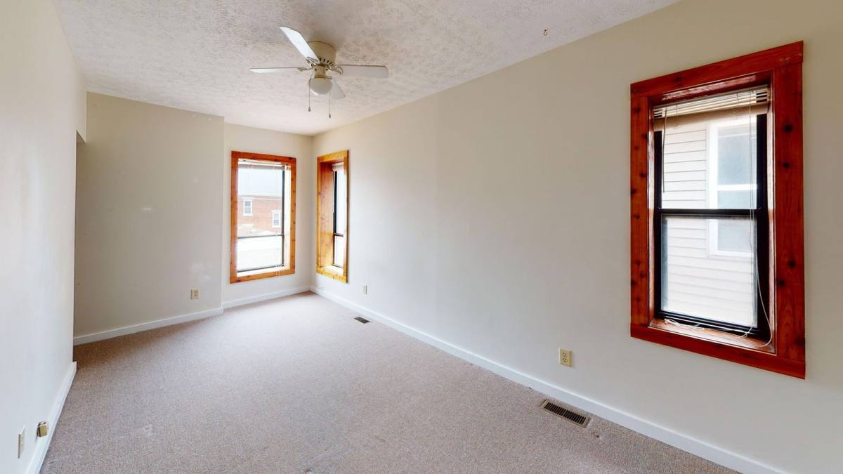 Apartment for rent at 1366 Indianola Ave, Columbus, OH 43201