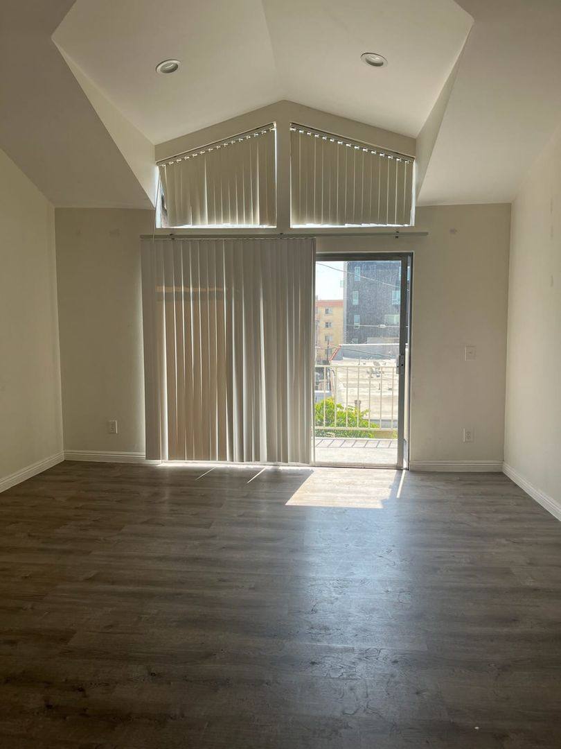 Apartment for rent at 742 S Harvard Blvd, Los Angeles, CA 90005