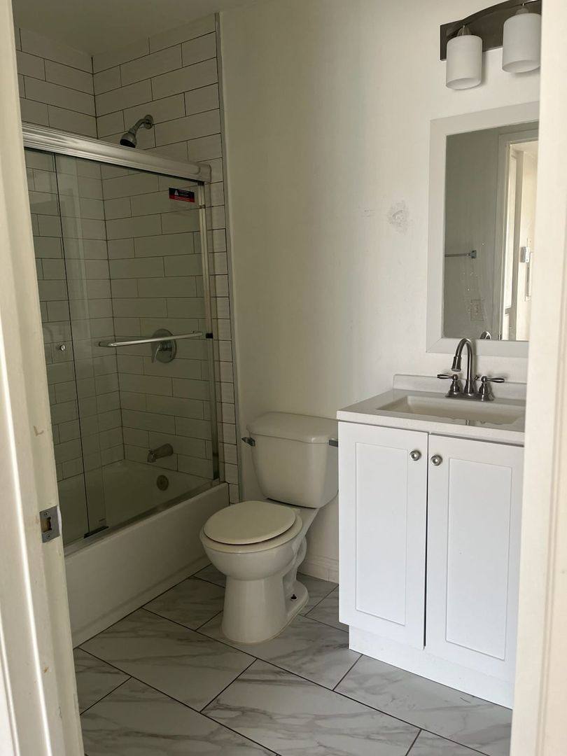 Apartment for rent at 742 S Harvard Blvd, Los Angeles, CA 90005