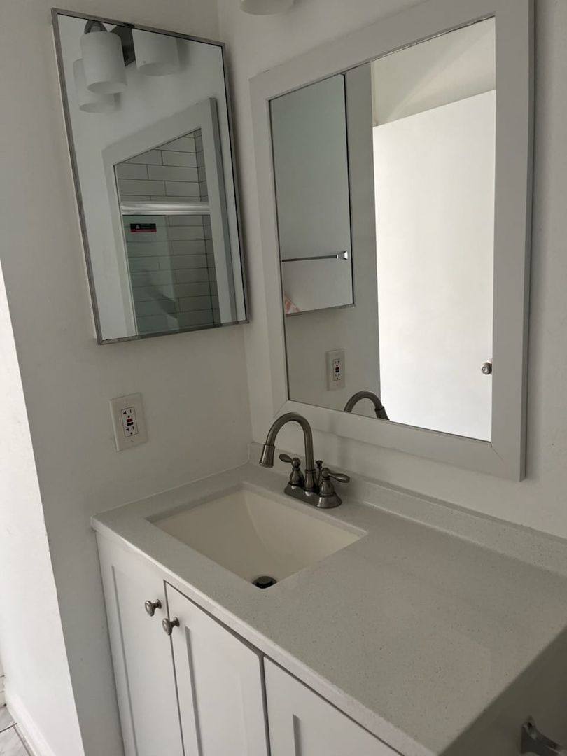 Apartment for rent at 742 S Harvard Blvd, Los Angeles, CA 90005