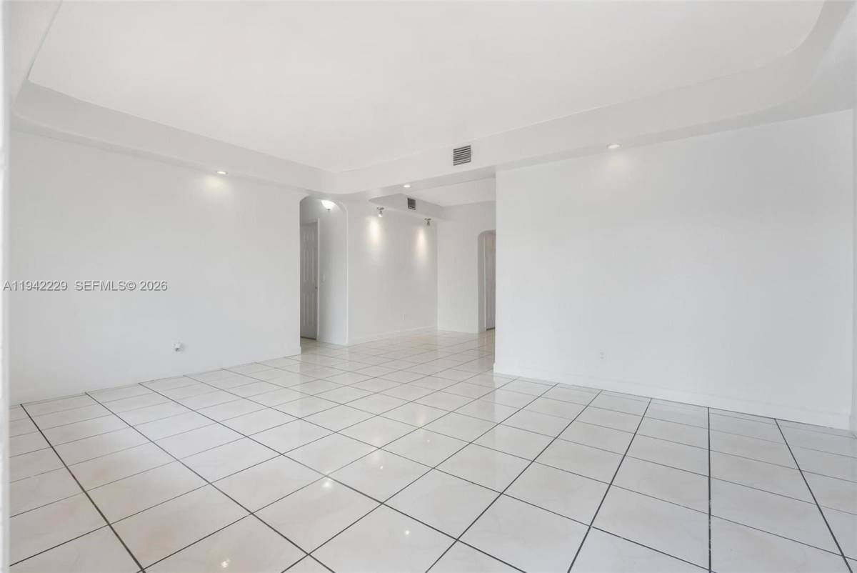 Apartment for rent at 6240 SW 21st St, Hollywood, FL 33023