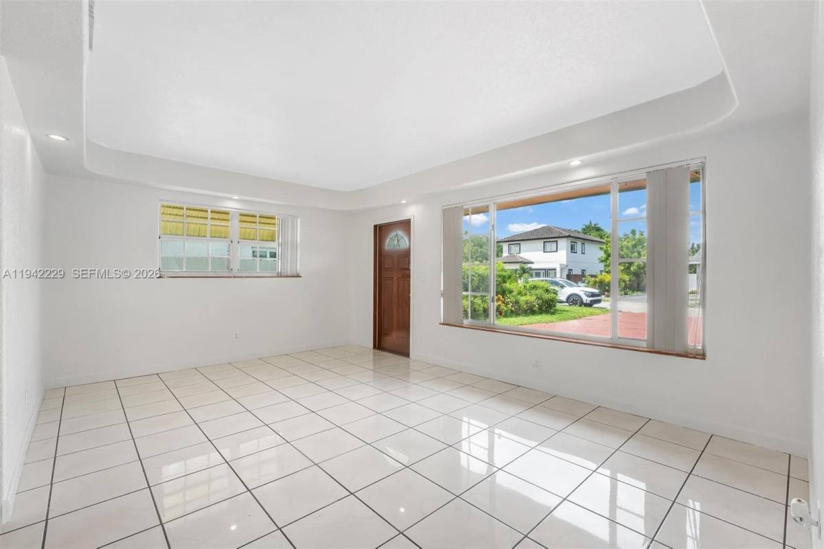 Apartment for rent at 6240 SW 21st St, Hollywood, FL 33023
