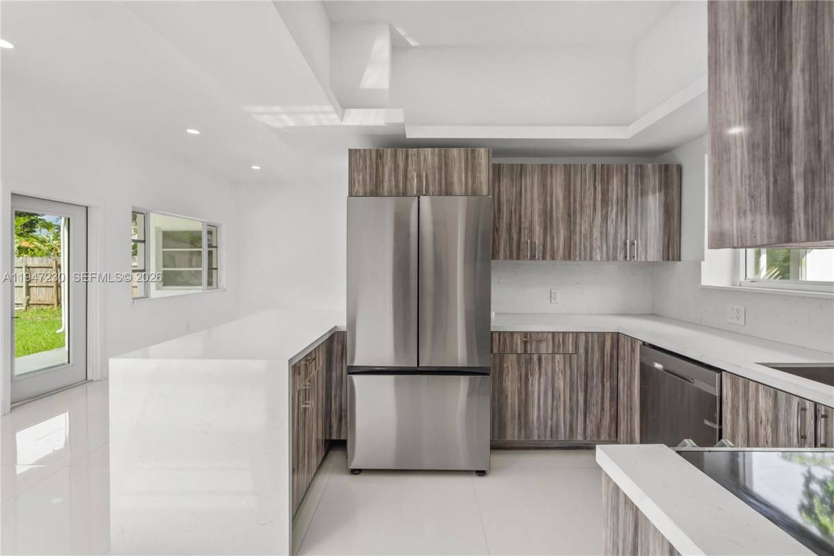 House for rent at 1581 Normandy Dr #SFH, Miami Beach, FL 33141