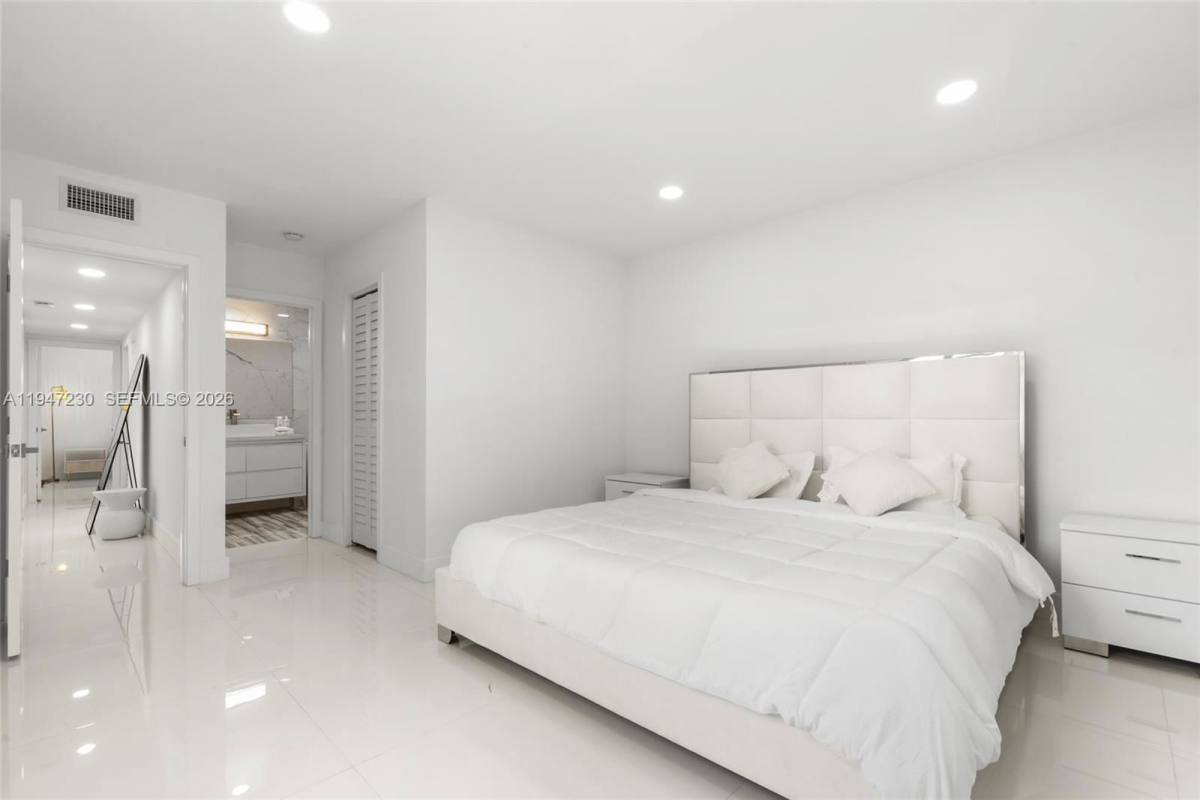 House for rent at 1581 Normandy Dr #SFH, Miami Beach, FL 33141