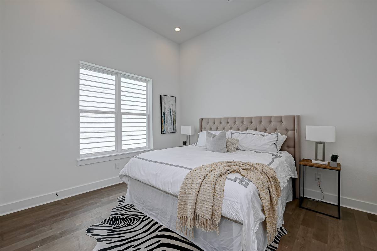 Apartment for rent at 6030 Beall St, Houston, TX 77091