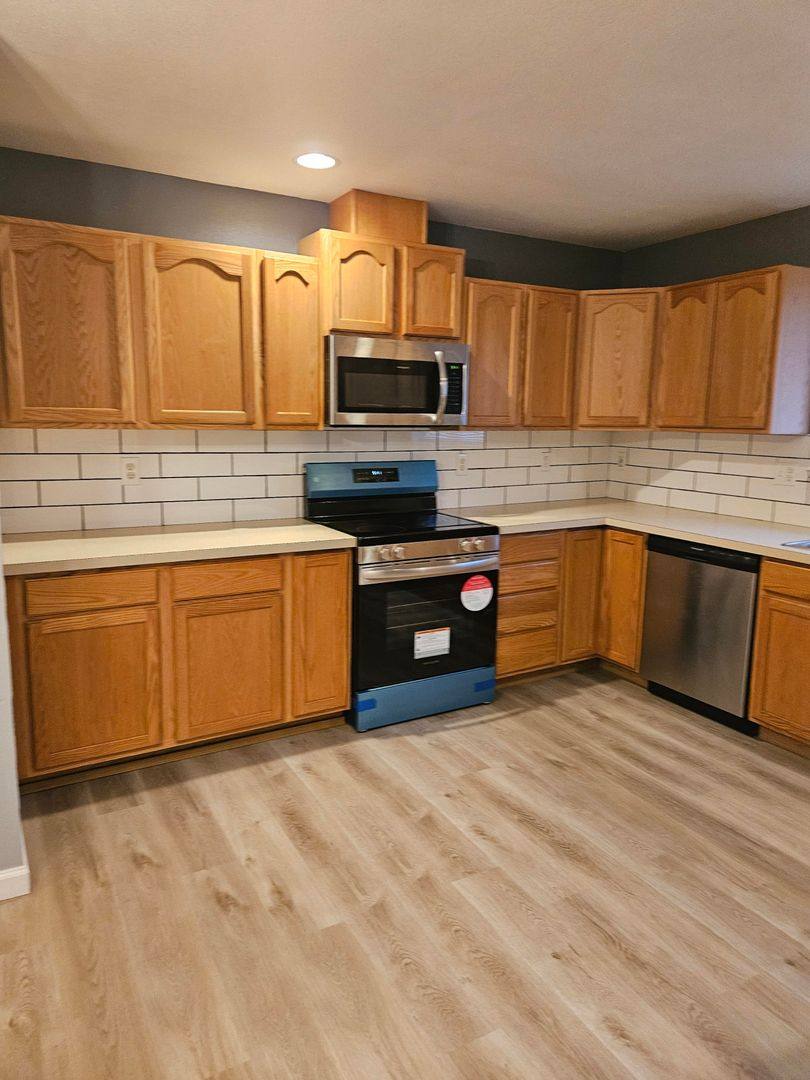 Apartment for rent at 1017 Lincoln St, Hoquiam, WA 98550