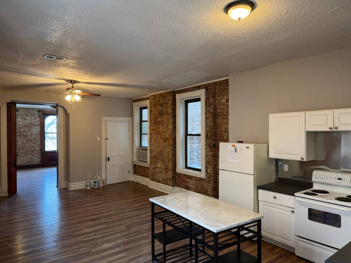 Apartment for rent at 2902-2906 Cherokee St, Saint Louis, MO 63118