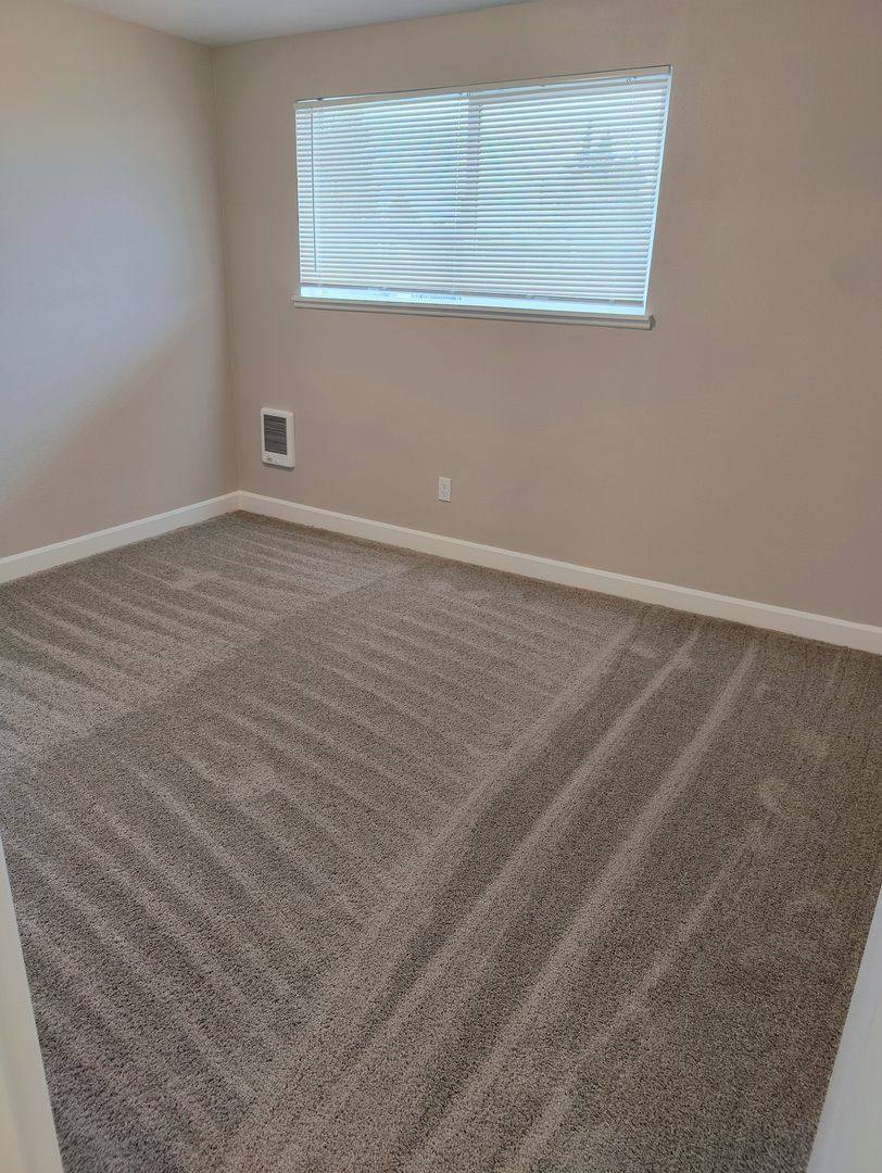 Apartment for rent at 605 NW Adams St, McMinnville, OR 97128