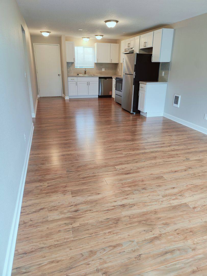 Apartment for rent at 605 NW Adams St, McMinnville, OR 97128