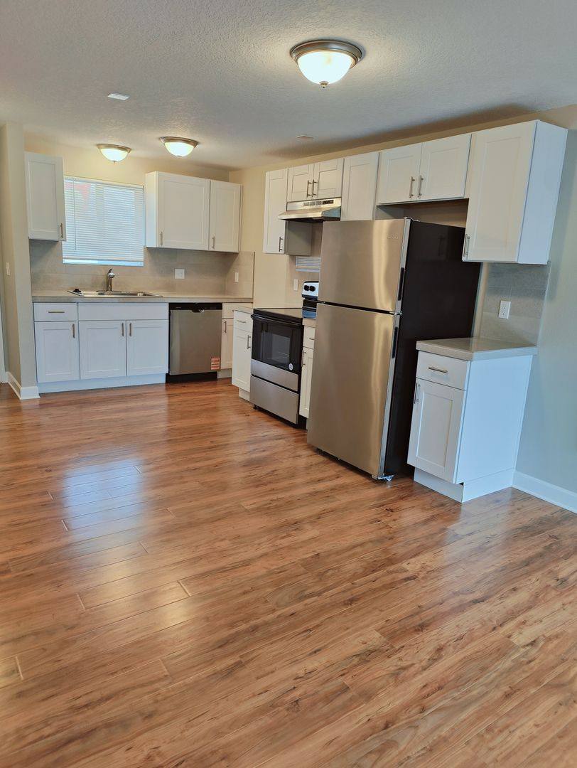 Apartment for rent at 605 NW Adams St, McMinnville, OR 97128