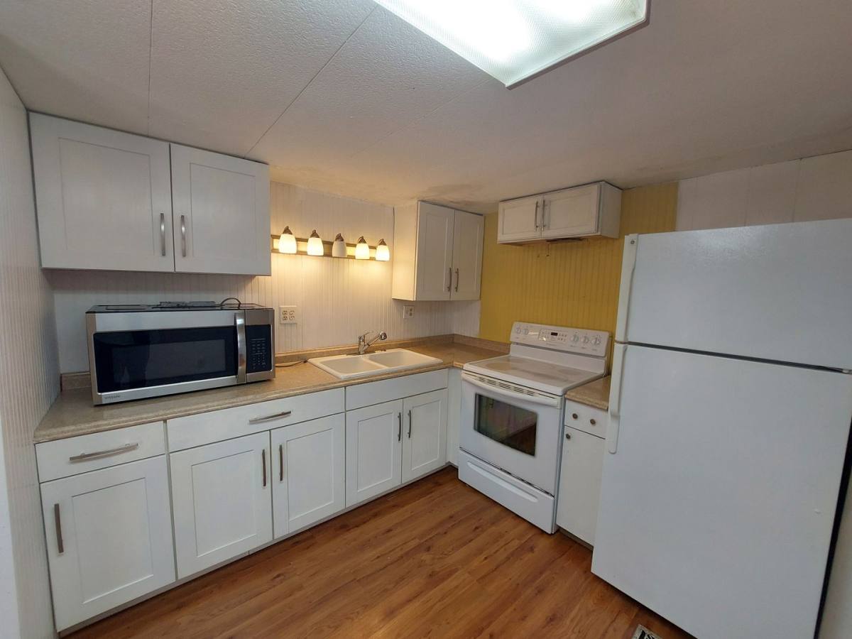 House for rent at 2929 Saralake Dr S, Sarasota, FL 34239