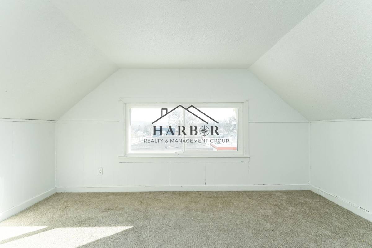 Apartment for rent at 917 N Broadway Ave, Rochester, MN 55906