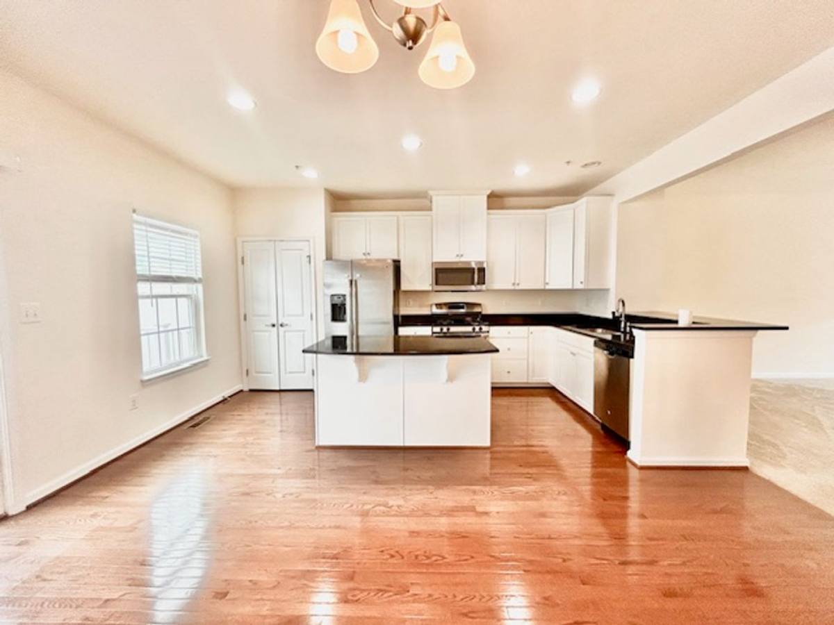 Townhouse for rent at 7473 Singers Way, Elkridge, MD 21075