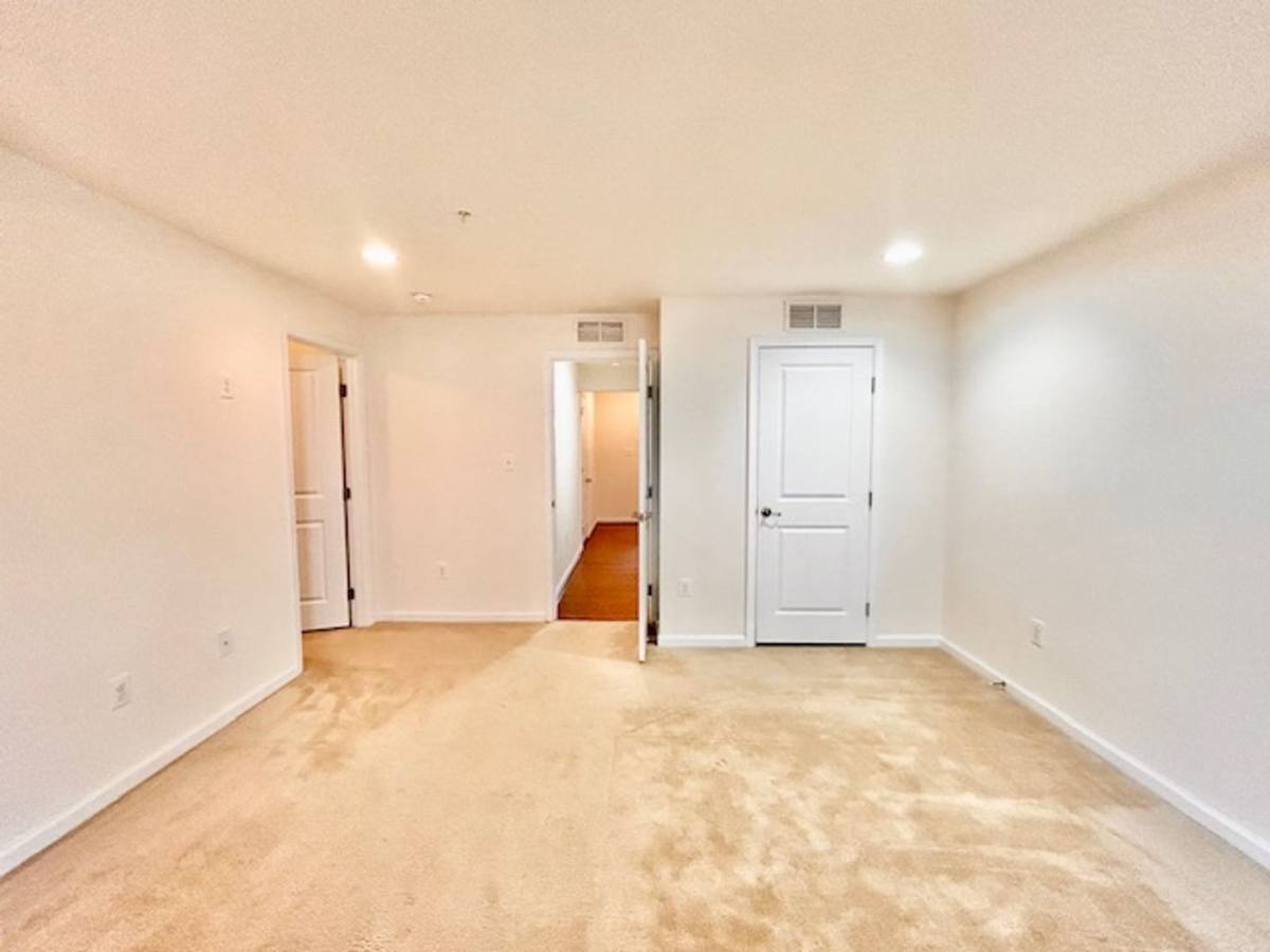 Townhouse for rent at 7473 Singers Way, Elkridge, MD 21075