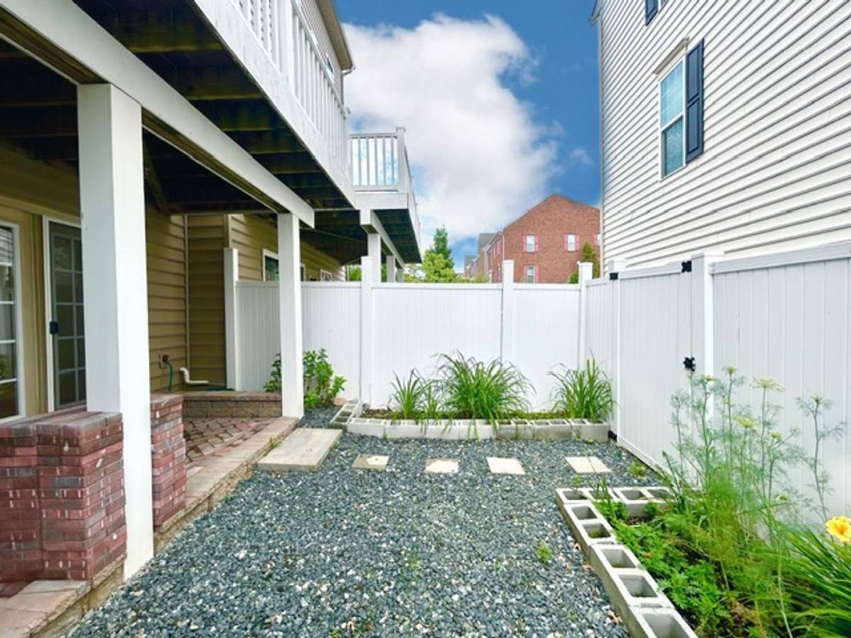 Townhouse for rent at 7473 Singers Way, Elkridge, MD 21075