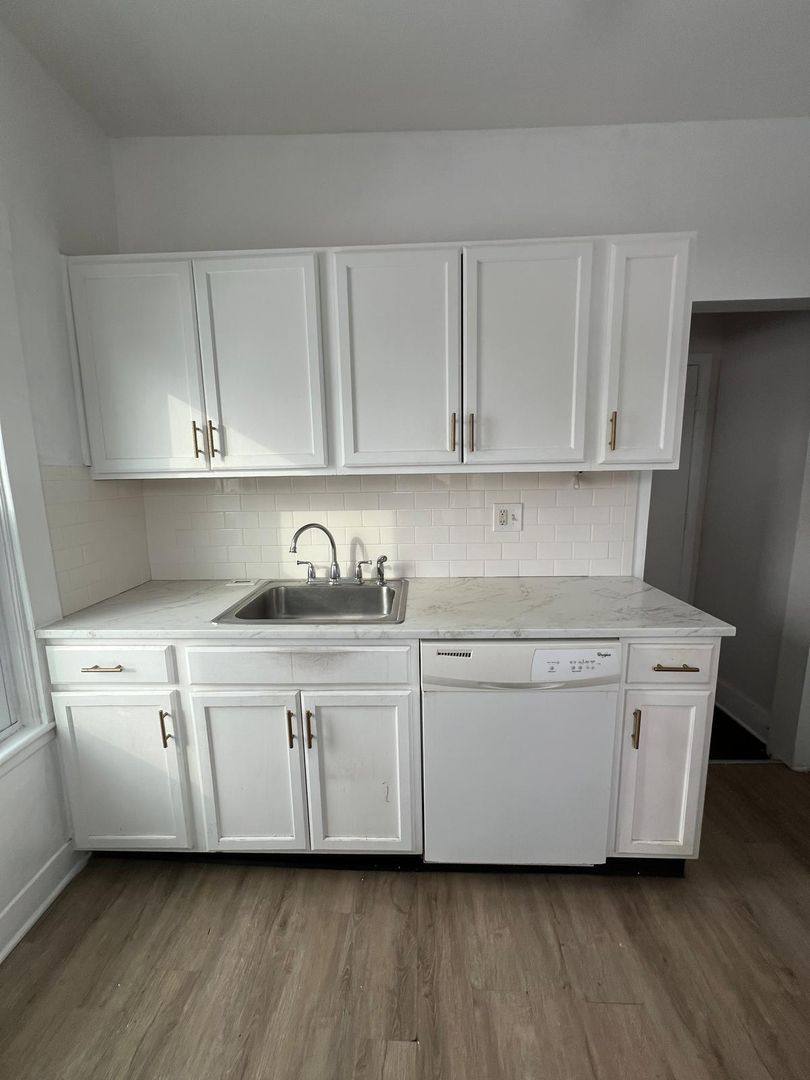 Apartment for rent at 3914 W 21st St, Cleveland, OH 44109