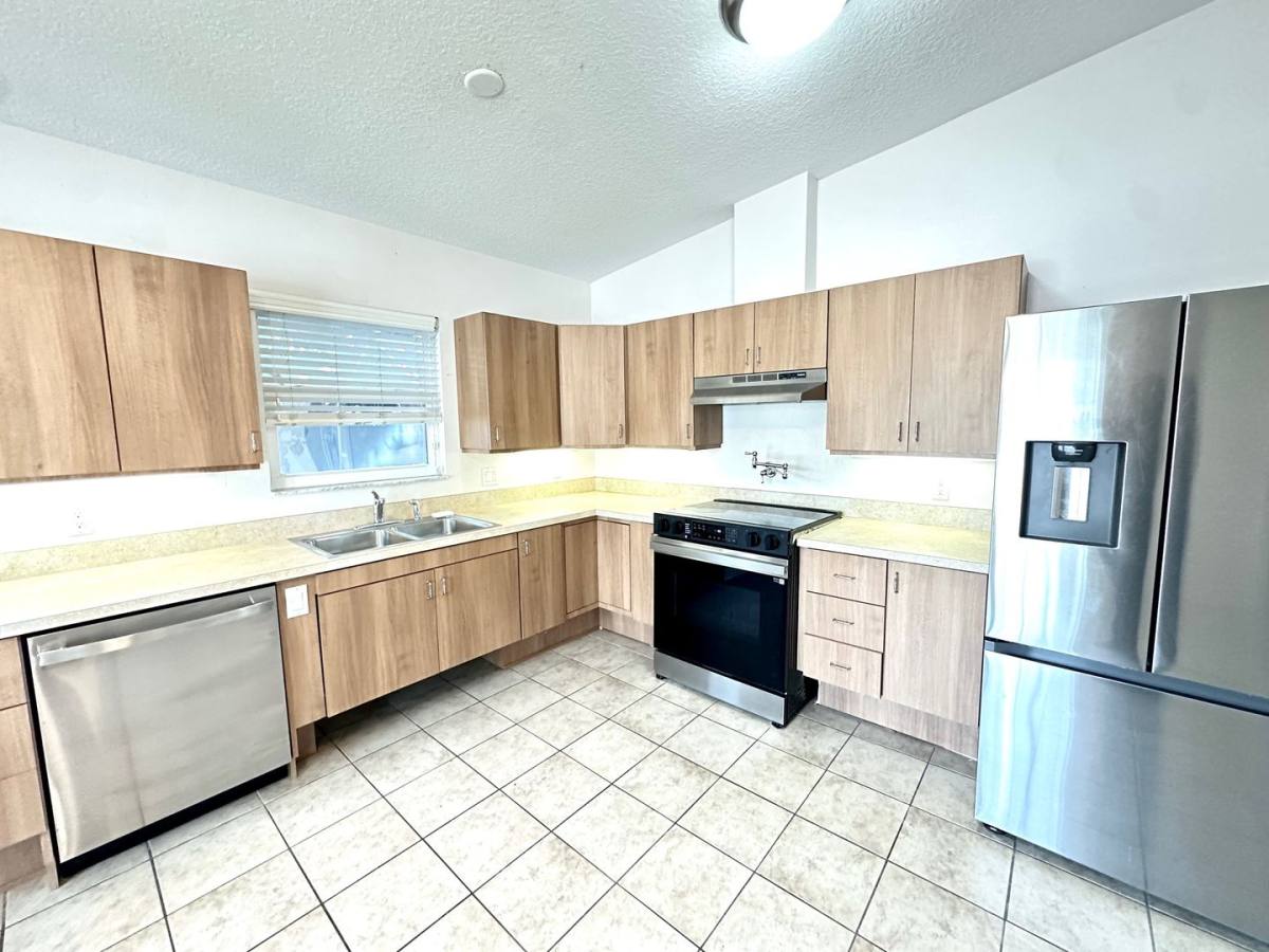 House for rent at 1121 Dr Martin Luther King Jr St S, Saint Petersburg, FL 33705