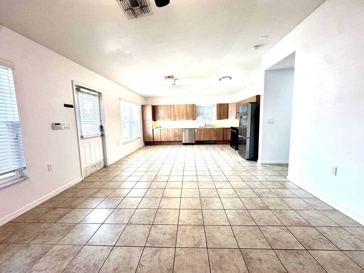 House for rent at 1121 Dr Martin Luther King Jr St S, Saint Petersburg, FL 33705