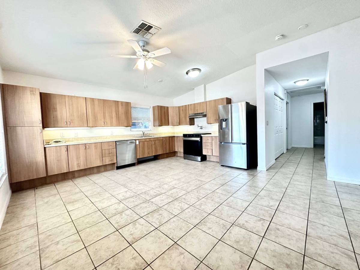 House for rent at 1121 Dr Martin Luther King Jr St S, Saint Petersburg, FL 33705