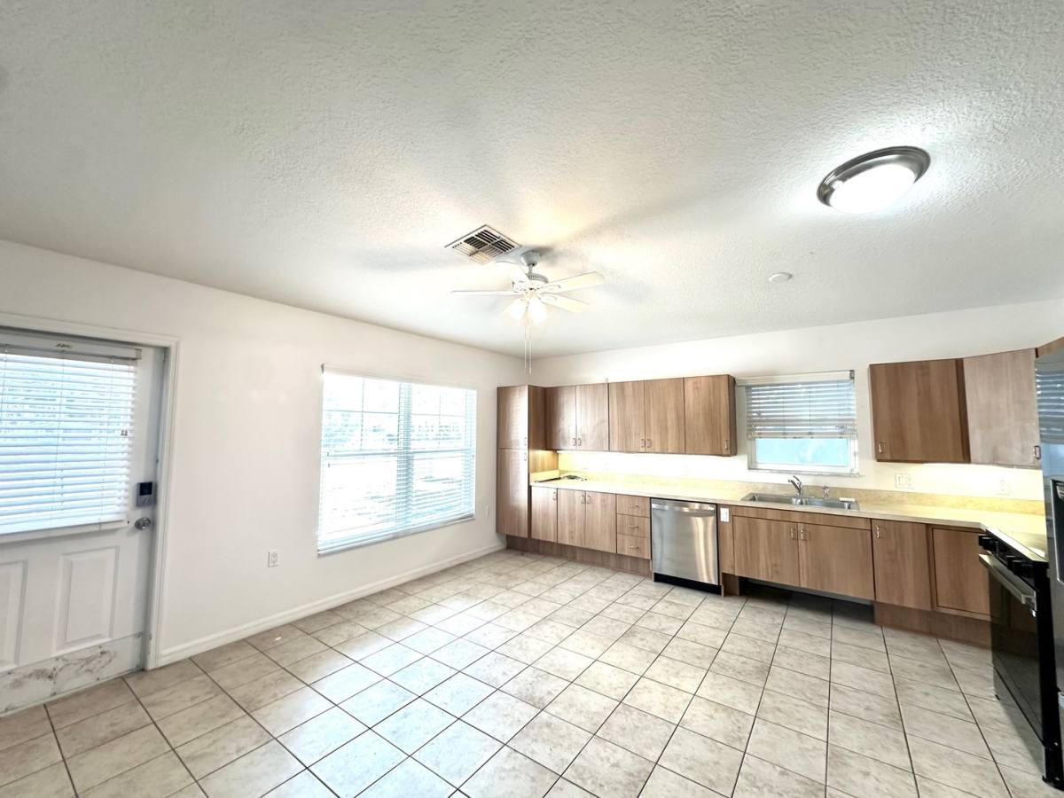 House for rent at 1121 Dr Martin Luther King Jr St S, Saint Petersburg, FL 33705