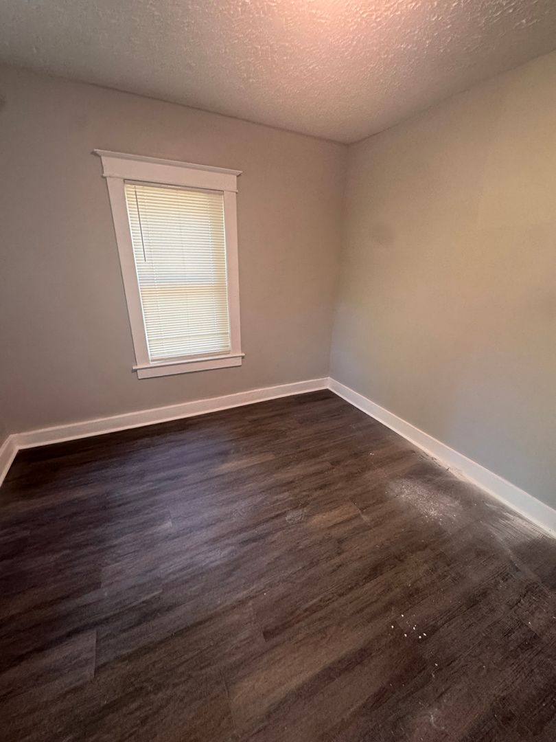 Apartment for rent at 1724 W Ormsby Ave, Louisville, KY 40210