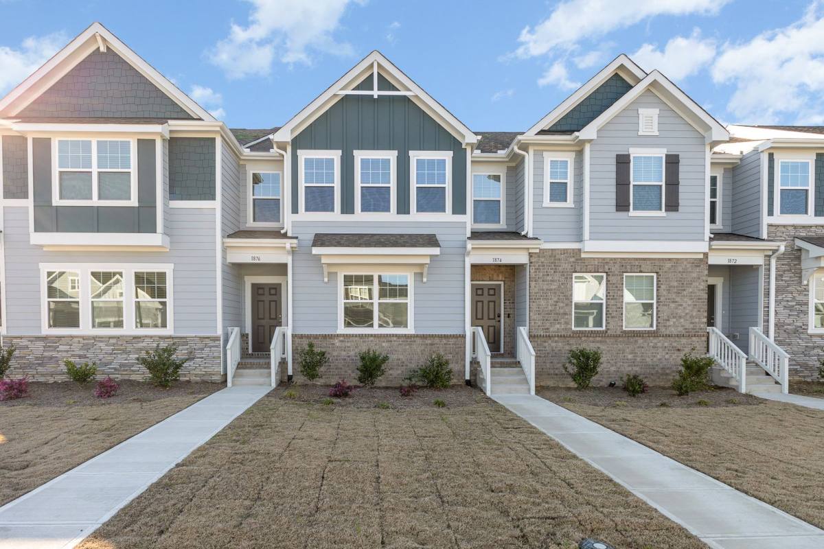 Townhouse for rent at 1876 Knights Crest Way, Wake Forest, NC 27587