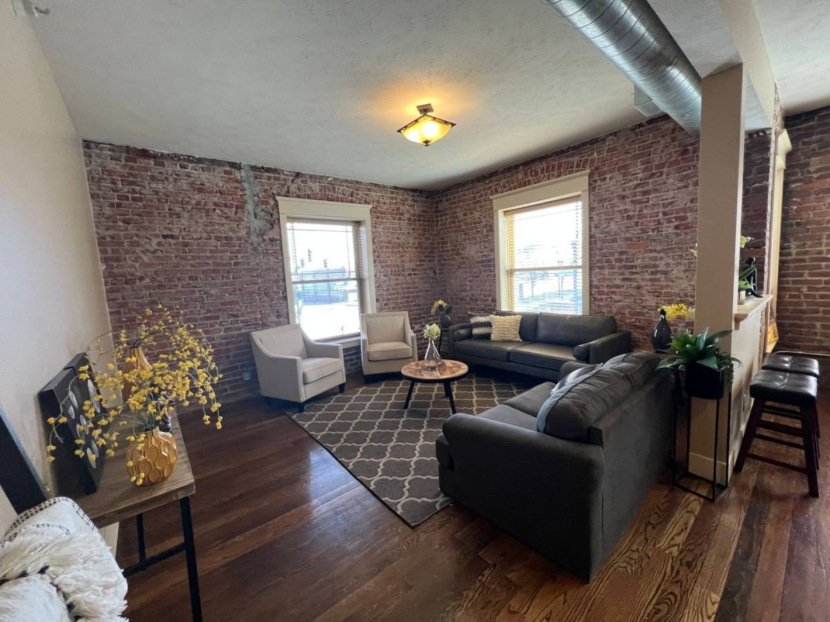 Apartment for rent at 2934 Leavenworth, Omaha, NE 68105