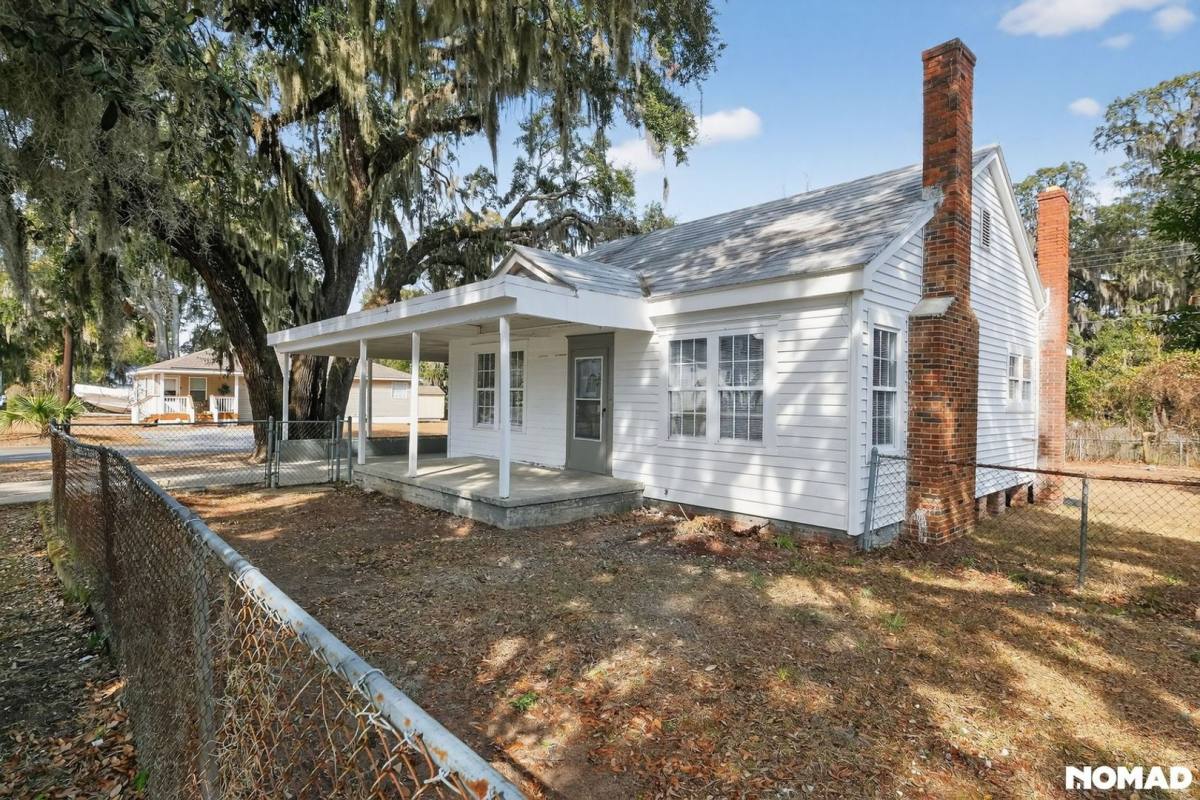 House for rent at 2002 E 51st St, Savannah, GA 31404