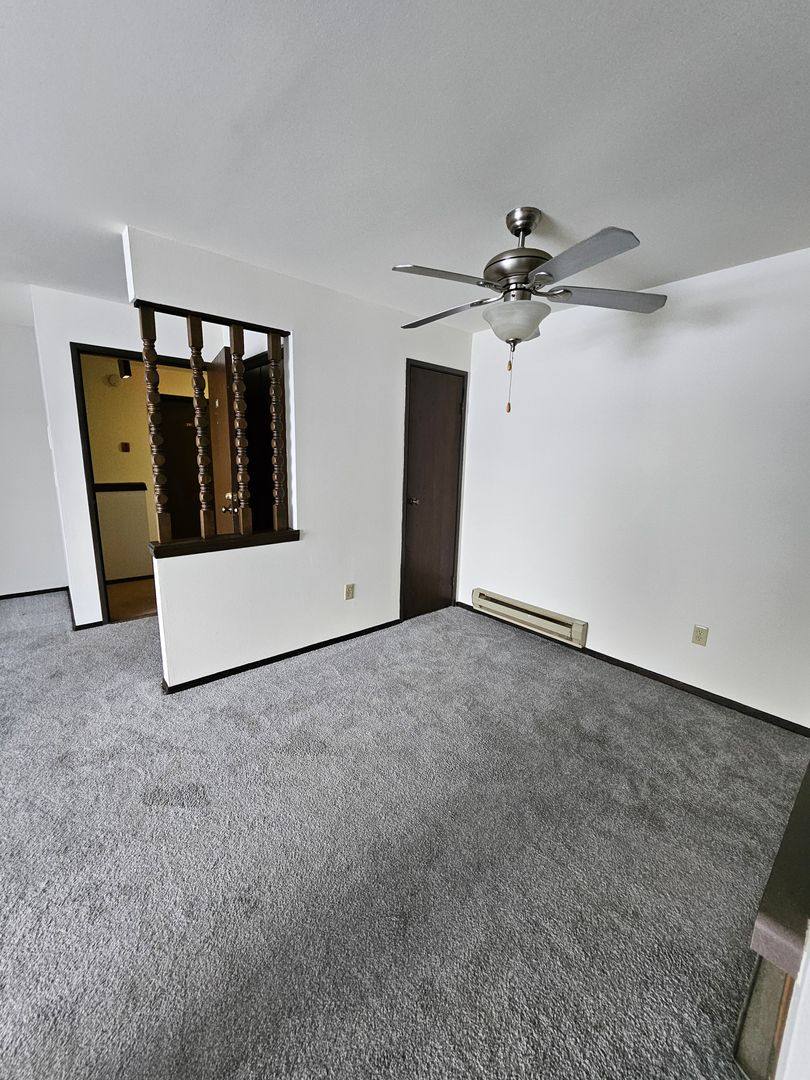 Apartment for rent at 1315 Meadowcreek Dr, Pewaukee, WI 53072